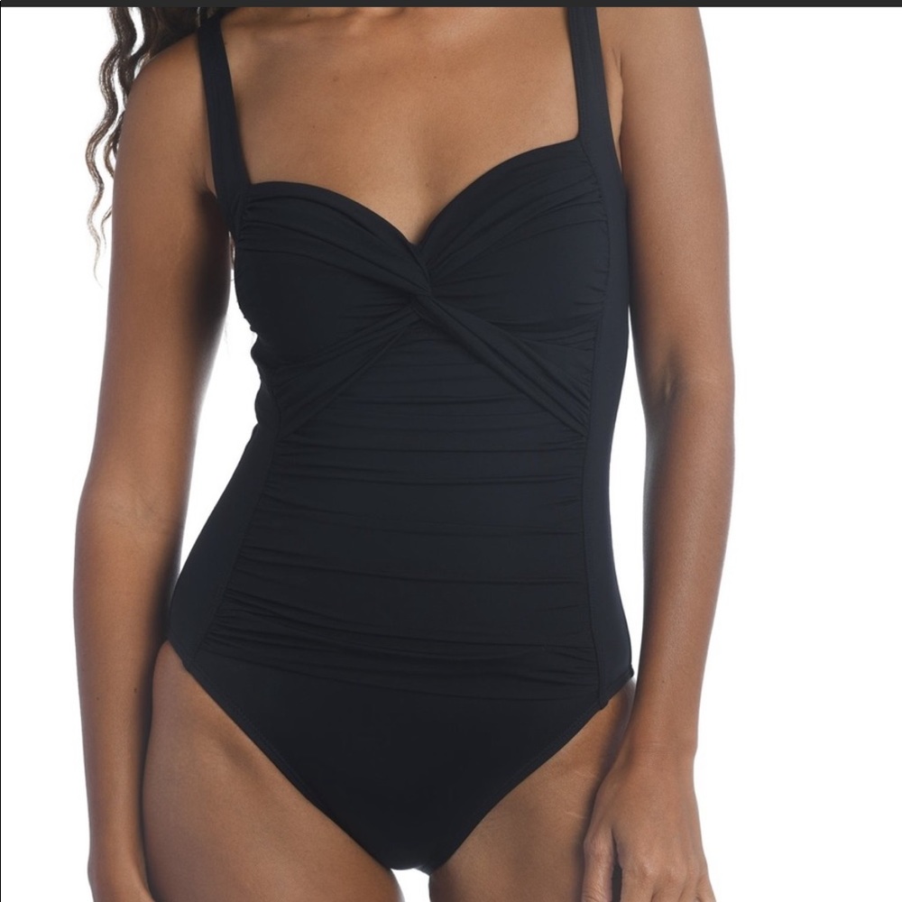 La Blanca island goddess one piece swimsuit nwt 10